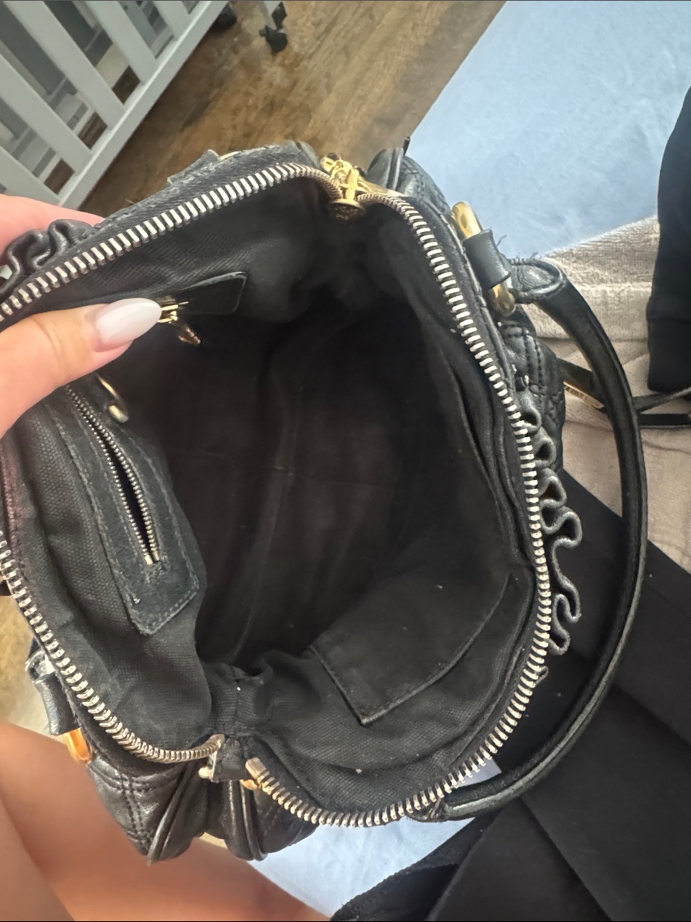 Marc Jacobs Black Quilted Leather Shoulder Bag with Gold Hardware - Picture 5 of 6